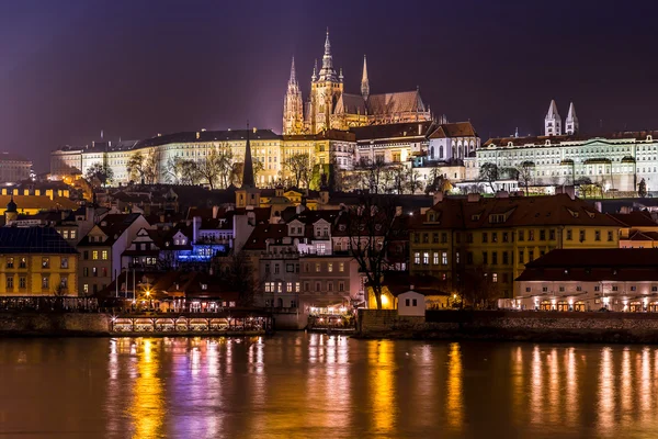 Prague gothic Castle with Charles Bridge — Stock Photo, Image