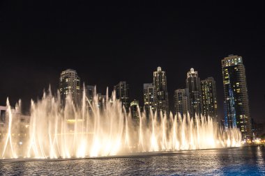 çeşmeler Dubai dans