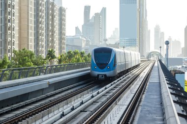 dubai metro demiryolu