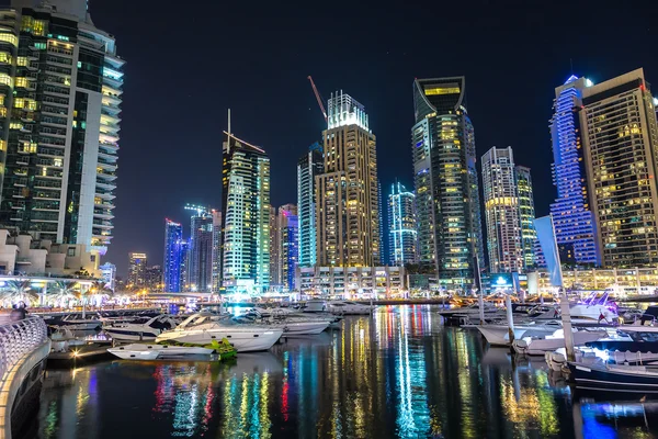 Dubai Marina bei Nacht — Stockfoto