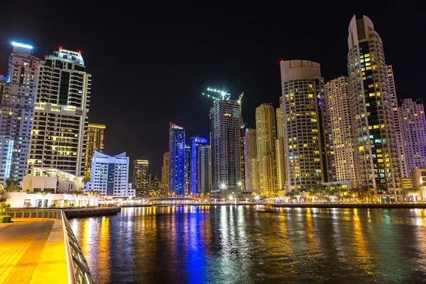 Dubai Marina à noite — Fotografia de Stock