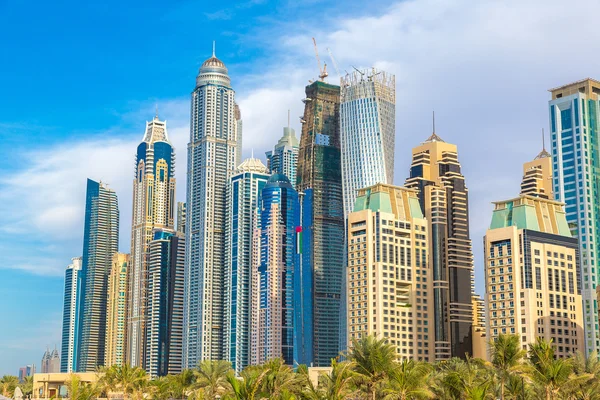 Дубай-Марина в день — стоковое фото