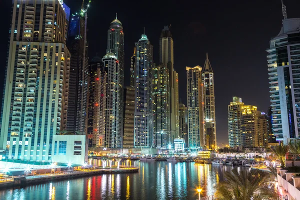 Dubai Marina bei Nacht — Stockfoto