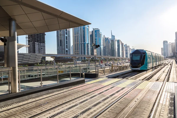 Novo bonde moderno no Dubai — Fotografia de Stock