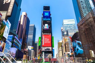 NEW YORK CITY, ABD - 15 Mart 2020: Times Square, ABD 'nin New York şehrinin bir sembolüdür
