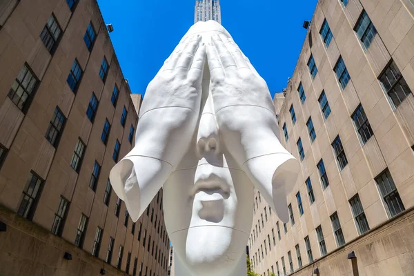 2020年3月15日 アメリカ ニューヨーク市のロックフェラーセンターの壁の後ろ フリーズ彫刻 — ストック写真