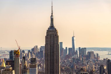 NEW YORK CITY, ABD - 29 Mart 2020: New York City, ABD 'de Manhattan' ın panoramik hava manzarası