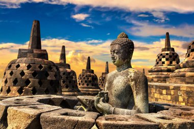 Yogyakarta şehri yakınlarındaki Buddist tapınağı Borobudur, Orta Java, Endonezya