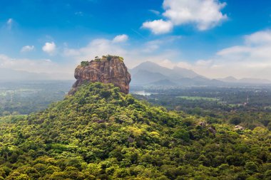 Güneşli bir günde Sigirya 'da Lion Rock, Sri Lanka