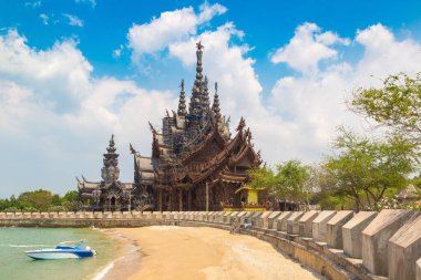 Bir yaz günü Tayland, Pattaya 'da Gerçeğin Sığınağı