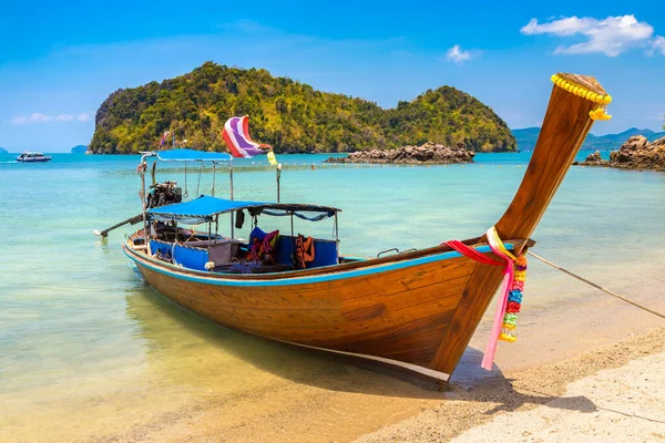 Тайская Традиционная Деревянная Лодка Пляже Фалал Таиланде — стоковое фото