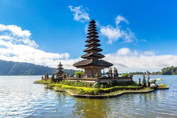 Templo Pura Ulun Danu Beratan Bedugul Lago Bali Indonésia — Fotografia de Stock