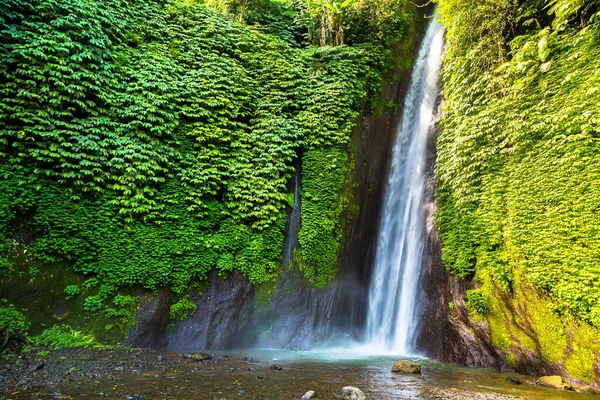 Cascade Munduk Bali Indonésie Par Une Journée Ensoleillée — Photo