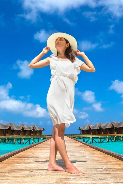 Beautiful Young Woman Front Water Luxury Villas Standing Tropical Beach — Stock Photo, Image