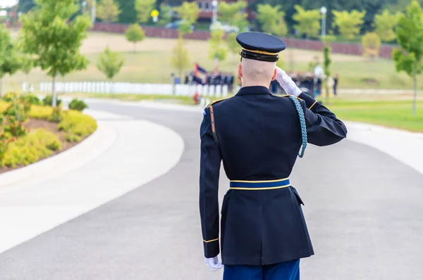 Washington Usa March 2020 Soldier Giving Salute Military Burial Ceremony — Stock Photo, Image