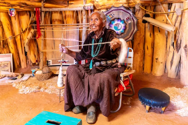 Arizona Usa March 2020 Old Navajo Woman Navajo National Reservation — Stock fotografie