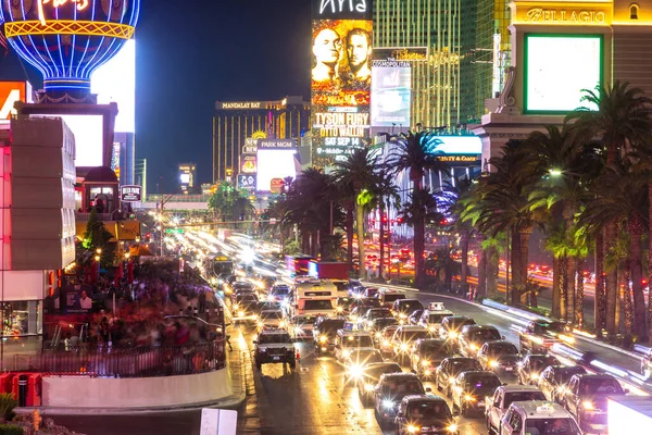 Las Vegas Usa Maart 2020 Auto Lichte Paden Strip Nachts — Stockfoto