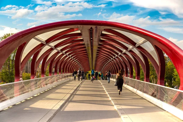 Calgary Canada April 2020 Peace Bridge Bow River Calgary Sunny — 图库照片