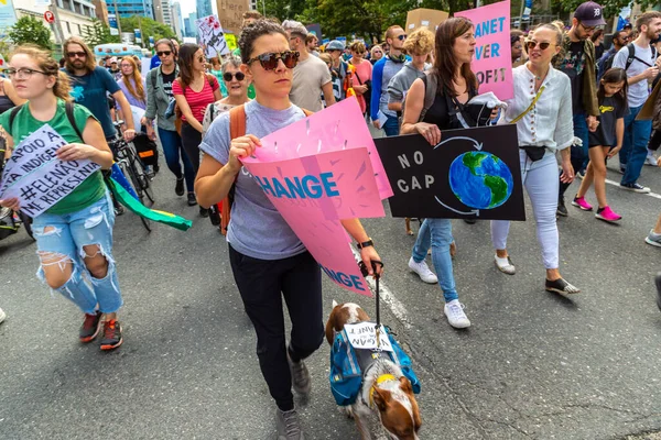 Toronto Kanada Wrzesień 2019 Globalny Strajk Rzecz Klimatu Marsz Rzecz — Zdjęcie stockowe
