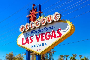 LAS VEGAS, ABD - 29 Mart 2020 Las Vegas 'ın güneşli bir gününde Las Vegas' a hoş geldiniz.