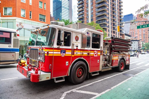 New York City Usa Maart 2020 Brandweerwagen Reageert Een Noodoproep — Stockfoto