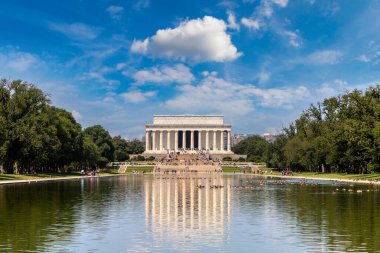 Lincoln Memorial in the National Mall in Washington DC Güneşli bir günde, ABD