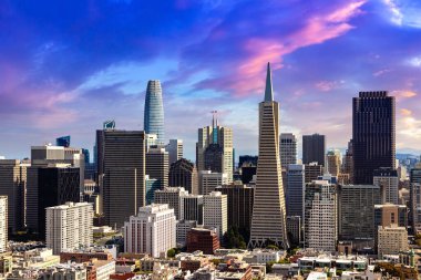 San Francisco 'nun günbatımında panoramik hava manzarası, Kaliforniya, ABD