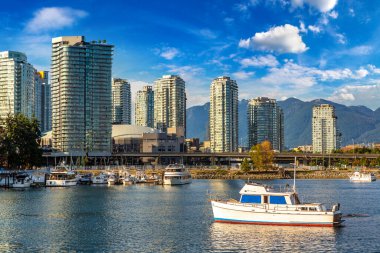 Vancouver, Kanada 'da güneşli bir günde sahte dere