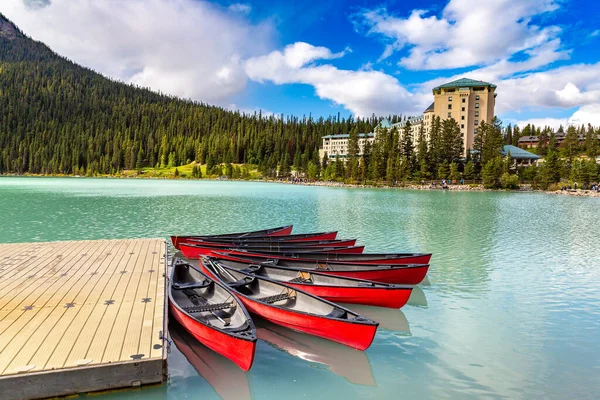 Canoas Lago Louise Parque Nacional Banff Canadá —  Fotos de Stock