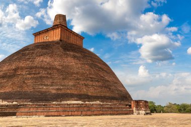 Bir yaz günü Sri Lanka 'da Jethawanaramaya stupa