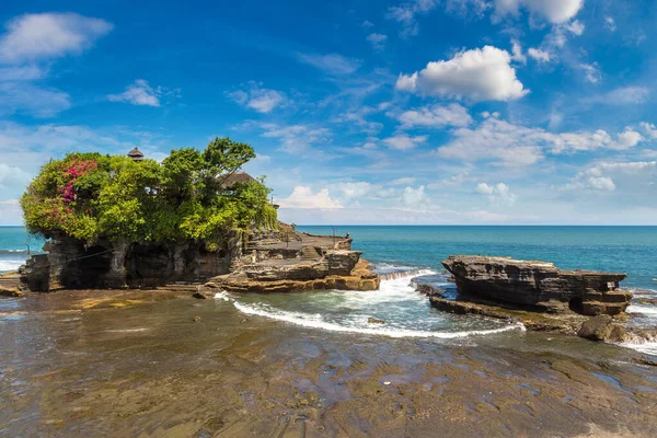 Tanah Lot Templo Bali Indonésia Dia Ensolarado — Fotografia de Stock