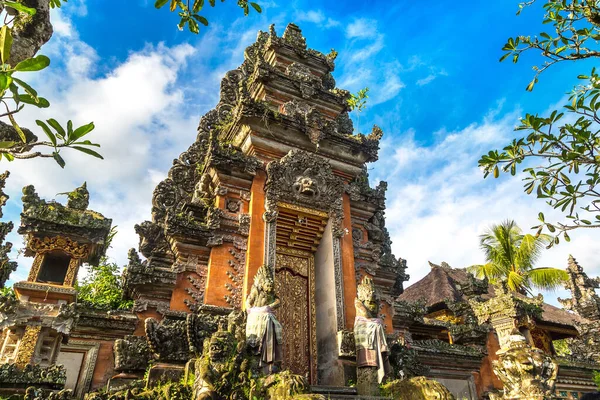 Templo Saraswati Ubud Bali Indonesia Día Soleado —  Fotos de Stock