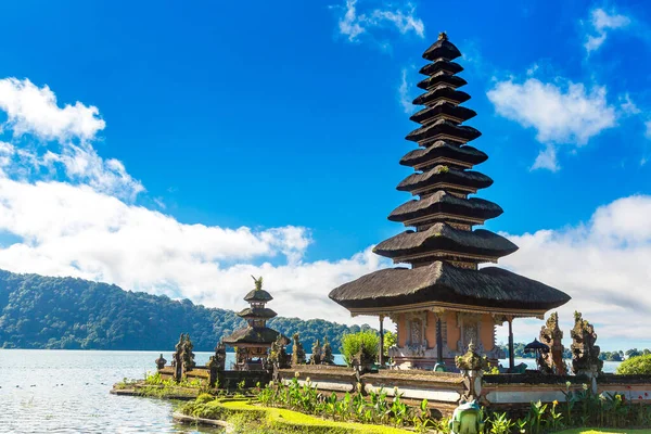 Templo Pura Ulun Danu Beratan Bedugul Lago Bali Indonésia — Fotografia de Stock