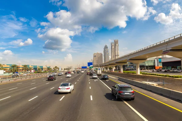 Sheikh Zayed Road Dubai Día Verano Emiratos Árabes Unidos —  Fotos de Stock