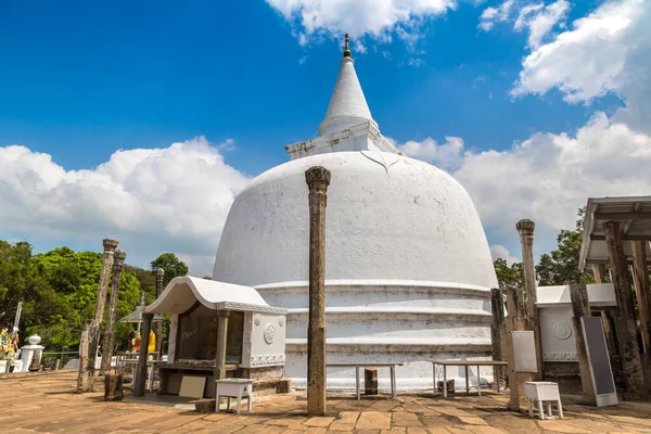 Lankaramaya Dagoba Stupa Μια Καλοκαιρινή Μέρα Σρι Λάνκα — Φωτογραφία Αρχείου