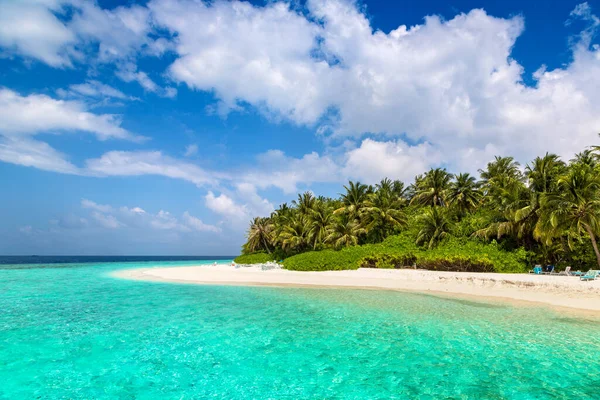 Tropikalna Plaża Malediwach Letni Dzień — Zdjęcie stockowe