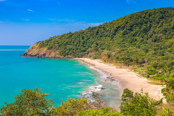 Güneşli Bir Günde Tayland Koh Lanta Yai Adasındaki Bambu Plajının — Stok fotoğraf