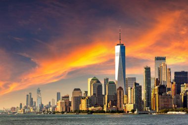 New York 'un New York şehrinin gün batımındaki panoramik manzarası, New York, ABD