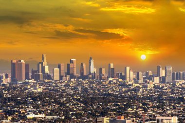 Günbatımında Los Angeles 'ın panoramik hava manzarası, Kaliforniya, ABD