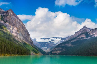 Louise Gölü 'nün panoramik manzarası, Kanada Banff Ulusal Parkı