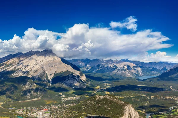 Πανοραμική Εναέρια Άποψη Της Πόλης Banff Στο Bow Valley Στο — Φωτογραφία Αρχείου