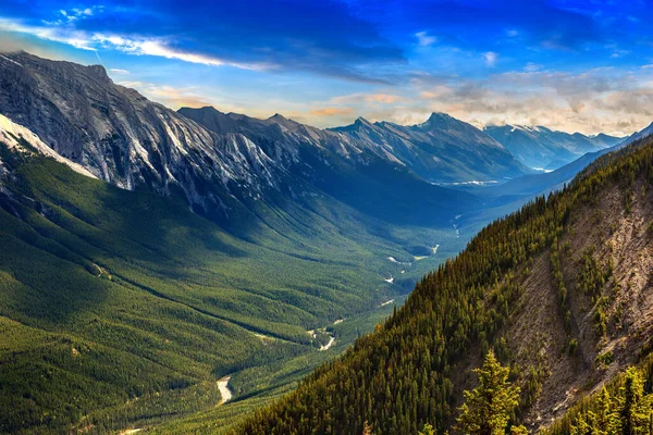 캐나다 공원에 계곡의 — 스톡 사진