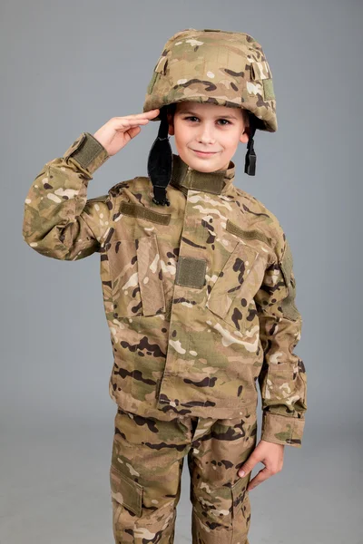 Niño vestido como soldado — Foto de Stock