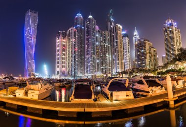 Dubai Yat Limanı cityscape