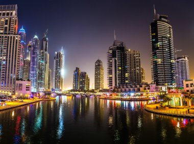 Dubai Yat Limanı cityscape