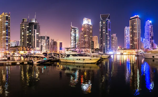 Dubai marina stadsbild — Stockfoto