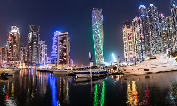 Dubai Yat Limanı cityscape
