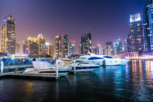 Dubai Yat Limanı cityscape
