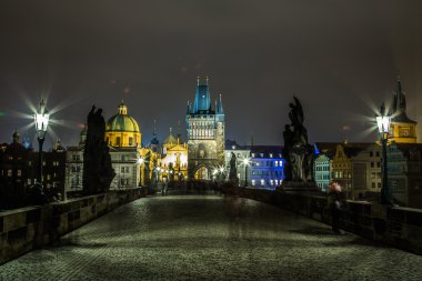 Prag 'daki Charles Köprüsü