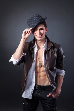 kas genç adam